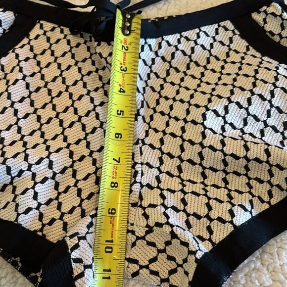 Piperlime Luxe Collection Black & white check drawstring shorts Women’s sz small - Picture 6 of 7